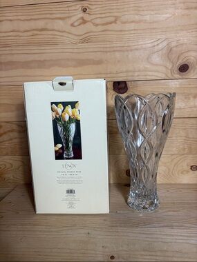 New In box Lenox Crystal Ribbon vase 14 inches